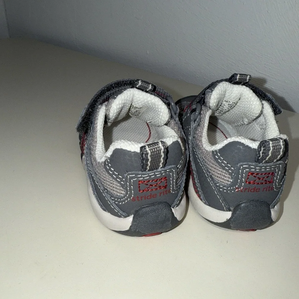 Stride Rite Boys Sneaker Shoes Size 4 M  Style BB52917 Gray Infant Toddler